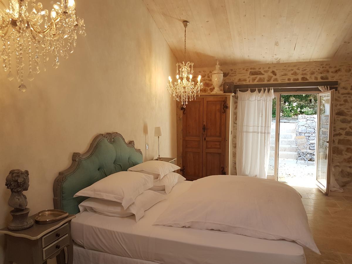 Bed and Breakfast Le Domaine Saint Martin Flassans-sur-Issole Экстерьер фото